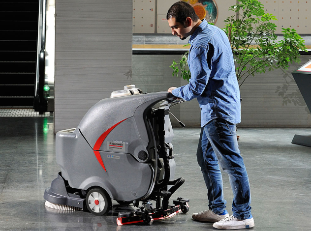 與人工清潔相比，手推式洗地機(jī)的優(yōu)點(diǎn)？