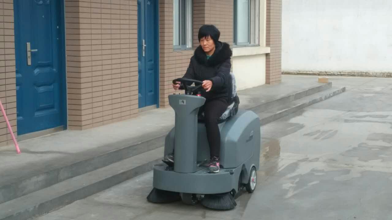 高美掃地機(jī)對保潔行業(yè)需求的市場分析