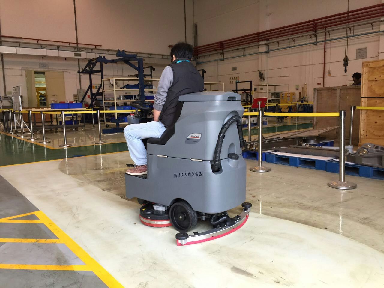 洗地機(jī)，走在保潔行業(yè)前端 獨(dú)攬清潔大任