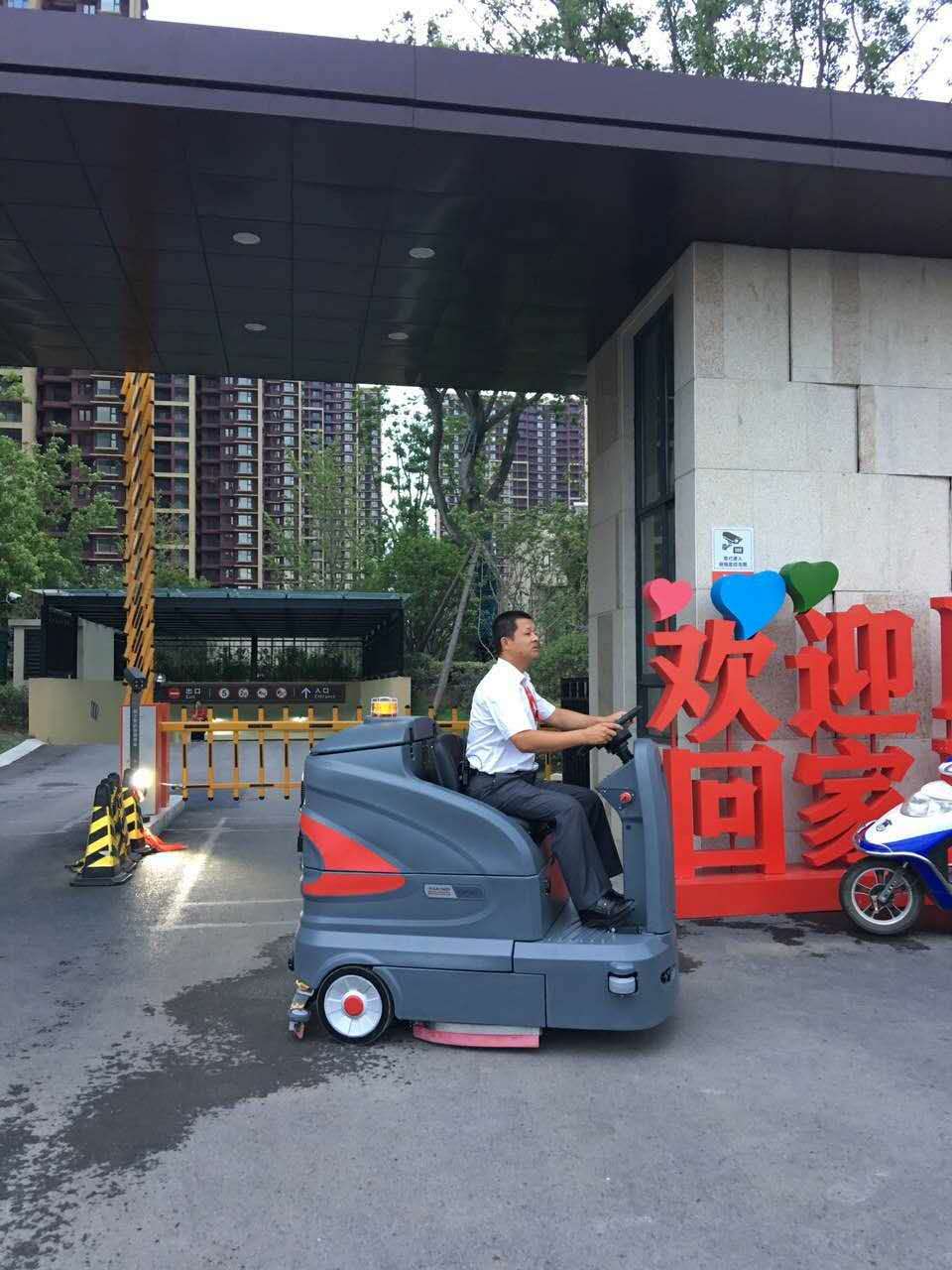 進(jìn)口洗地車一定比國(guó)產(chǎn)洗地車好嗎？