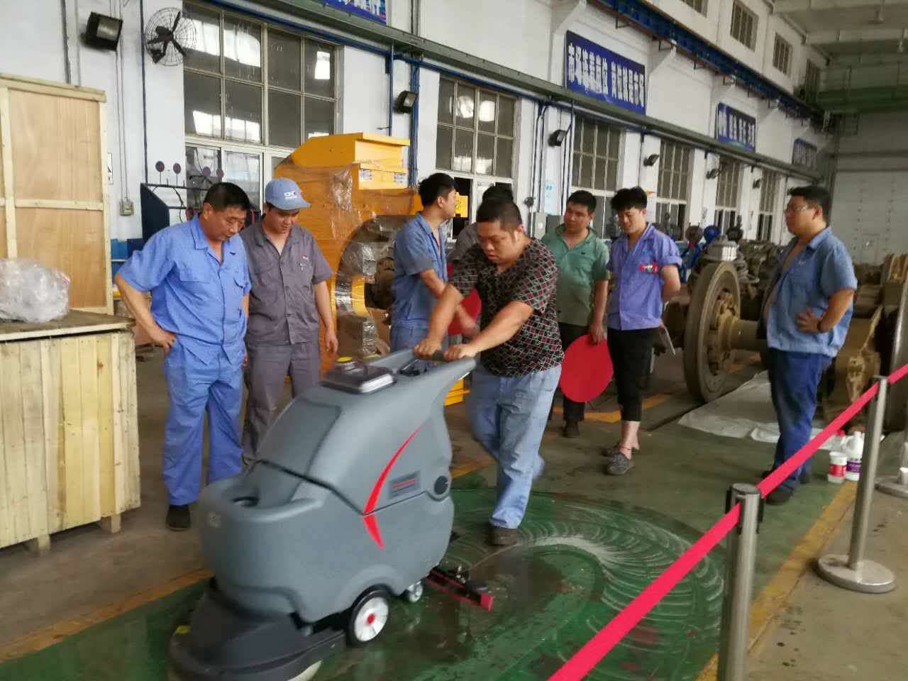 選購手推式洗地機(jī)有哪些技巧？