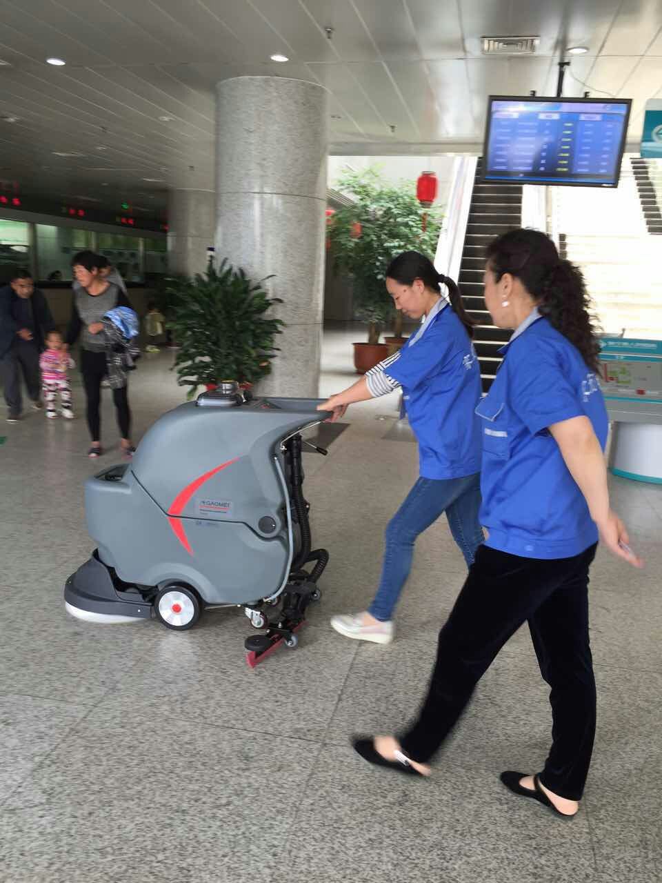 全自動(dòng)洗地機(jī)能解決企業(yè)什么問題？